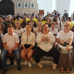 Publiczność oglądająca występy zespołów.JPG