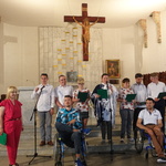 Powiatowy Środowiskowy Dom Samopomocy w Łaźniach podczas występu.JPG