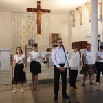 Warsztaty Terapii zajęciowej Caritas Archidiecezji Białostockiej podczas występu.JPG