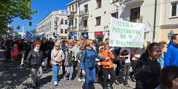 Nasza szkoła podczas Marszu Godności Osób Niepełnosprawnych 2024r..jpg