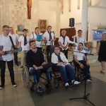 Zespół muzyczny z Powiatowego Środowiskowego Domu Samopomocy w Łaźniach.JPG
