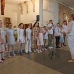 Zespół muzyczny z SP 17 podczas występu.JPG