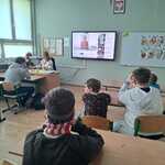 Uczniowie podczas Akcji Żonkile 2025r.jpg