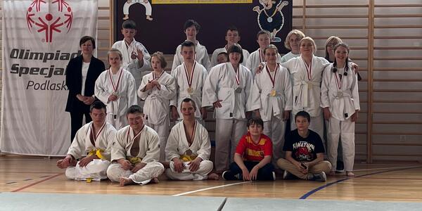Nagrodzeni uczestnicy Turnieju Judo Olimpiad Specjalnych.jpg