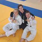 Uczniowie naszej szkoły z trenerką podczas Ogólnopolskiego Turnieju Judo Olimpiad Specjalnych.jpg