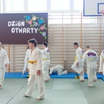 Ucniowie podczas pokazu Judo.jpg
