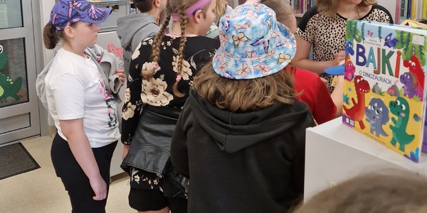Uczniowie naszej szkoły podczas wizyty w Filii Bibliotecznej Nr 15 w Białymstoku.jpg